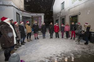 015 Pozdrav zimi in praznik luči Foto atelje Postojnatext